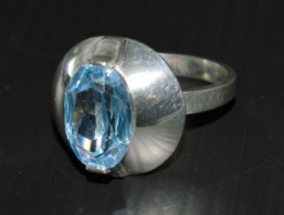 BELLE BAGUE ANNEES 70 ARGENT & BELLE PIERRE AIGUE MARINE CREATION JOAILLIER Jzt COLLECTION BIJOU VINTAGE VITRINE - Anelli