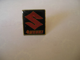 Logo SUZUKI - Motos