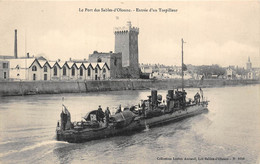 85-LES-SABLES-D'OLONNES- LE PORT, ENTREE D'UN TORPILLEUR - Sables D'Olonne