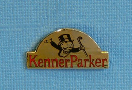 1 PIN'S //  ** KENNER PARKER / MONOPOLY / JEUX ET DIVERTISSEMENTS / JOUETS HASBRO ...  ** - Jeux