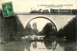 Fontenay Le Comte * Les Rives De La Vendée * Le Pont Du Chemin De Fer * Passage D'un Train * Pêche à La Ligne - Fontenay Le Comte