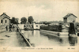 St Quentin * Les écluses Du Canal * La Péniche PHOENIX Halage Chevaux * Péniches Barge Chaland Batellerie - Saint Quentin