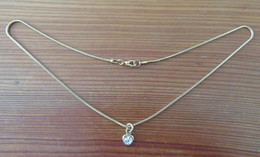 Collier Vintage En Métal Doré, Orné D'un Pendentif Coeur Et Strass - Longueur : 41 Cm - Kettingen