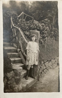 Biarritz - Carte Photo - Jeune Fille Dans Un Parc - Biarritz