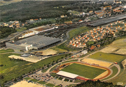 88-VITTEL- LE STADE JEAN BOULOUMIE ET L'USINE D'EMBOUTEILLAGE DES EAUX - Contrexeville