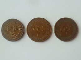 Vintage ! Lot Of 3 Pcs. Taiwan Year 70 (1981) Fifty (50) Cents & One Dollar 1 Yuan Coin (#114) - Taiwán