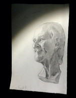 Dessin Au Fusain Figurant Un Portrait En Profil De Voltaire. - Dessins