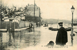 Lyon * Les Inondations Crues De Janvier 1910 * Le Quai De L'industrie * Brasserie Café Restaurant - Other & Unclassified