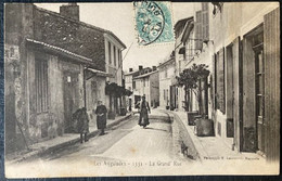 CPA MARSEILLE  Les Aygalades La Grand Rue (13 Bouches Du Rhône )  Animée Femmes - Quartiers Nord, Le Merlan, Saint Antoine