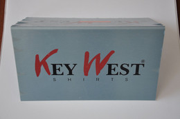 Plaque De Revendeur Neuve - 'Key West Shirts' - Placas Esmaltadas (desde 1961)