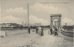 AVIGNON- VAUCLUSE - LA SORTIE DU PONT SUSPENDU - - Avignon