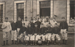 Rare Photo Carte Groupe De Soldats Du 124 Eme De Ligne Laval - 1914-18
