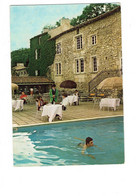 Cpm - 86 - Vouillé (Vienne) - Hôtel Restaurant "Château De Perigny"  -- Repas Serveur Piscine Baigneur - Vouille