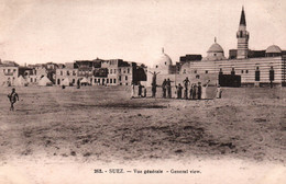 Suez - Vue Générale, Animation Devant La Mosquée - Carte N° 262 Non Circulée - Sues