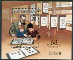 HUNGARY 1995 Stamp Day Block MNH / **.  Michel  Block 233 - Blocks & Kleinbögen