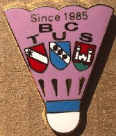 BADMINTON CLUB - VOLANT - BC TUS - SINCE 1985 - EGF - 3,5cm / 3cm  - DEPUIS 1985 -      (JAUNE) - Badminton