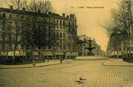 Lyon * 3ème * La Place Guichard * Cpa Toilée Colorisée * Quincaillerie - Lyon 3