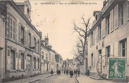 CPA 28  BONNEVAL RUE DE LA MAIRIE HOTEL DE VILLE - Bonneval