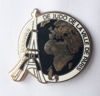 QQ108 Pin's Judo Tournoi Ville De Paris Tour Eiffel Qualité Zamac Non Signé Achat Immédiat - Judo