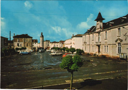 CPM SAUZE-VAUSSAIS La Place Et La Mairie (1141489) - Sauze Vaussais