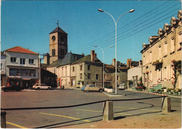 CPM ARGENTON-CHATEAU La Place Et De L'Eglise (1141493) - Argenton Chateau