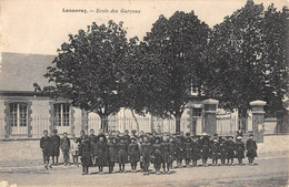 CPA 28 LANNERAY ECOLE DES GARCONS - Other & Unclassified