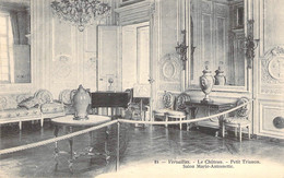 Versailles Le Chateau Petit Trianon - Salon Marie Antoinette - Ile-de-France