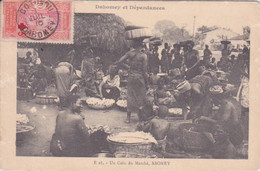 DAHOMEY ET DEPENDANCES - UN COIN DU MARCHE ABOMEY - TIMBRE COTONOU 1910  AOF - Dahomey