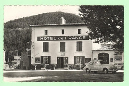 R903 - BOURG ARGENTAL - Hôtel De France - Belle Voiture Ancienne, Peugeot 203 - Bourg Argental