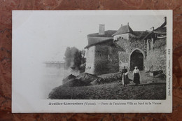 AVAILLES-LIMOUSINES (86) - PORTE DE L'ANCIENNE VILLE AU BORD DE LA VIENNE - Availles Limouzine