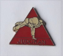 QQ122 Pin's Judo Club De Judo-Jujitsu JUDOKAN JUDO KAN CLUB Boulogne-sur-Mer  Pas-de-Calais Achat Immédiat - Judo