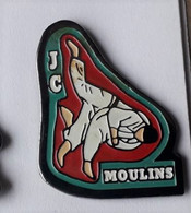 QQ126 Pin's Judo Club MOULINS Allier Achat Immédiat - Judo