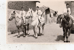 ENNEZAT UN JOUR DE CAVALCADE (PHOTOGRAPHIE) - Ennezat