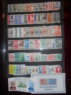 Islande Lot De 70 Timbres 2 Blocs Neufs - Collections, Lots & Series