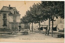 COURS - La Place De La Bouverie - Cours-la-Ville