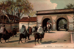 MEDEA / PORTE DE BLIDA / ANIMEE - Médéa