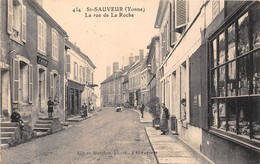 89-SAINT-SAUVEUR- LA RUE DE LA ROCHE - Saint Sauveur En Puisaye