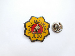 Beau Pin's Pins , Arts Martiaux , Judo , Ecole Sedanaise , Sedan , Ardennes - Judo