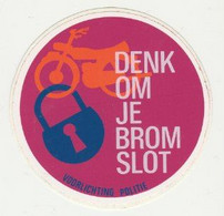 Sticker Denk Om Je Bromslot - Voorlichting Politie (NL) - Police & Gendarmerie