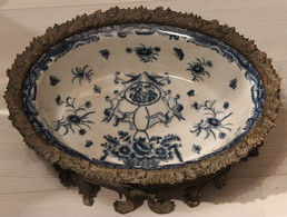 Superbe Coupe à Fruits Faience Céramique Avec Entourage En Bronze AEM 1805 Château - Other & Unclassified