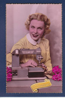 CPSM Machine à Coudre Couture Femme Woman écrite - Kunsthandwerk