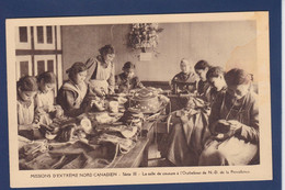 CPA Machine à Coudre Couture Femme Woman Non Circulé Canada - Kunsthandwerk