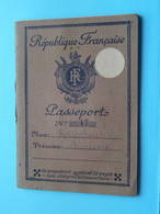 PASSEPORT Rép. Française N° 47 ( Francheur Simone 9 Juillet 1919 Lille ) 1939/40 (voir Photo) ! - Non Classés