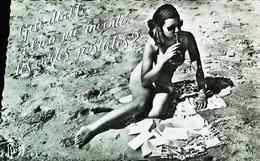 ► Cpsm Pin-Up En Vacances - Qui Diable A Pu Inventer Les Cartes Postales - Pin-Ups