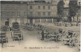 52   Saint  Dizier  -  Un Passage D'artillerie - Saint Dizier