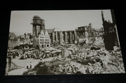 29235-           NÜRNBERG UM 1945 / BLICK AUF DEN HAUPTMARKT - Nuernberg