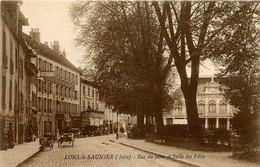 Lons Le Saunier * La Rue Du Jura Et La Salle Des Fêtes * Hôtel De Genève Et Paris - Lons Le Saunier