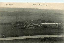 Mézy * Vue Panoramique Sur Le Village * Passage D'un Train * Ligne Chemin De Fer - Autres & Non Classés