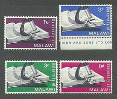 Malawi, 1965 (#33-36a), University Book Microscope Science School Learning Teaching Universität Buch - 4v - Altri
