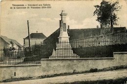 Venesmes * Vue Sur Le Monument Aux Mort De La Commune - Autres & Non Classés